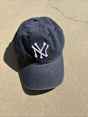 Vintage New York Yankees Navy Distressed Baseball Cap